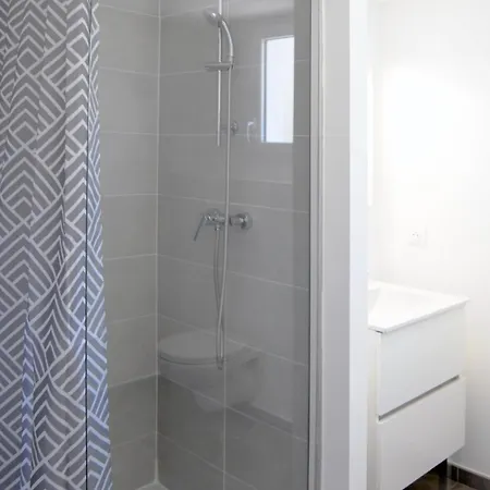 Neuf, En Centre Ville, Terrasse Et Plages 5mn à Pieds! Appartement Cavalaire-sur-Mer
